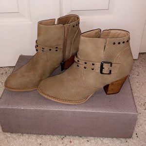 MAURICES BOOTIES (tan)